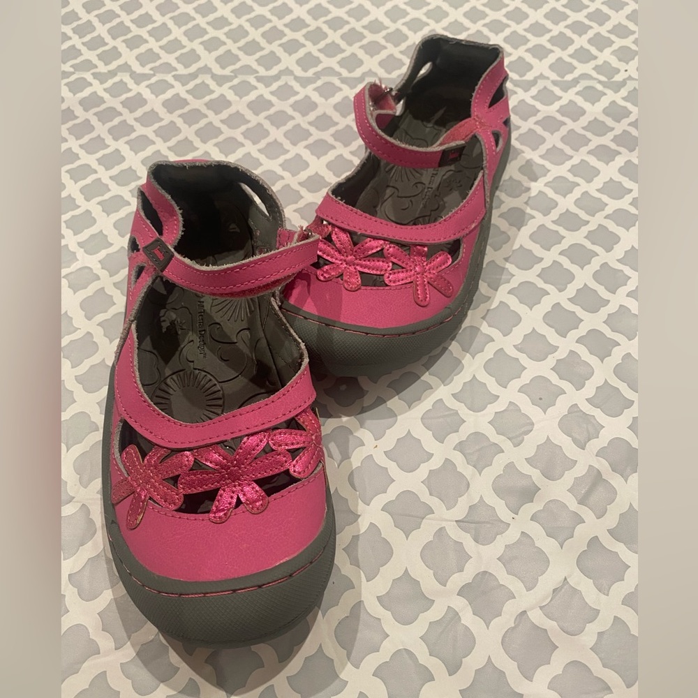 JBU by Jambu Pink Wildflower Mary Janes Hiking Shoes Girls
Size 5M